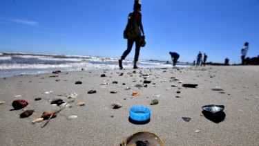 beach rubbish